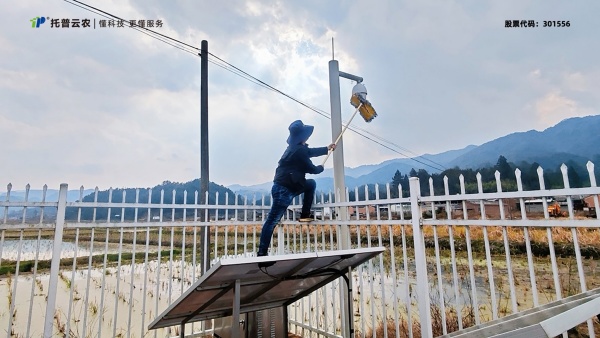 春壟之上，托普人用專業(yè)與溫度，喚醒每一臺“農(nóng)田衛(wèi)士”